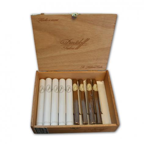 Lot 384 - Davidoff Mixed Singles