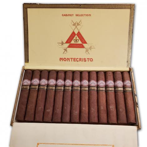 Lot 385 - Montecristo Robustos