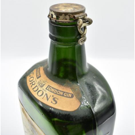 Lot 385 - Gordon&#39s Special Dry Gin 70 Proof Spring Cap 