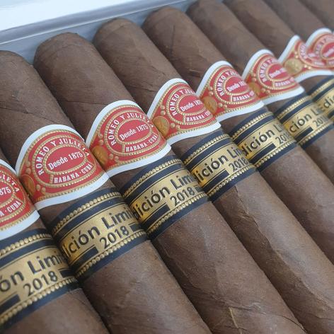 Lot 388 - Romeo y Julieta Tacos 