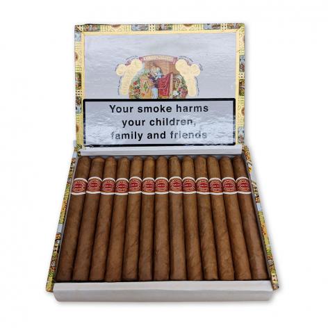 Lot 38 - Romeo y Julieta Sports Largos