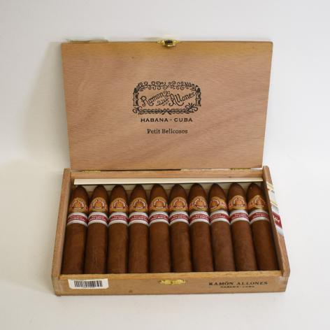 Lot 392 - Ramon Allones Petit Belicosos