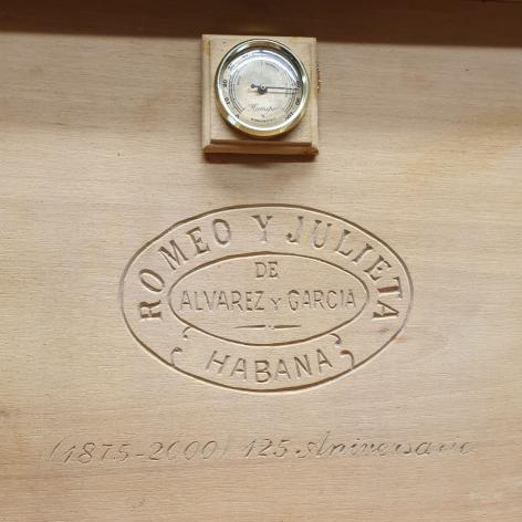 Lot 397 - Romeo y Julieta 125 Aniversario Humidor