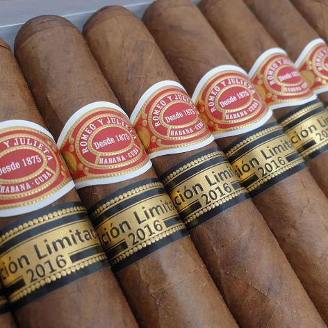 Lot 398 - Romeo y Julieta Capuletos