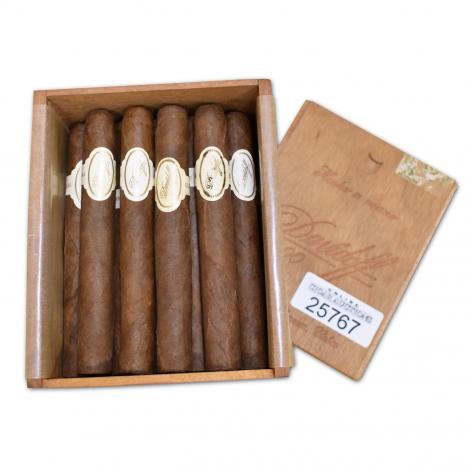 Lot 399 - Davidoff 2000