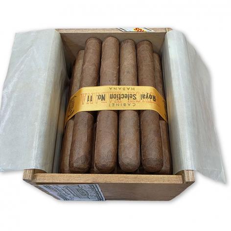 Lot 399 - Punch Royal Selection No. 11