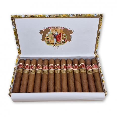 Lot 39 - Romeo y Julieta Wide Churchills 