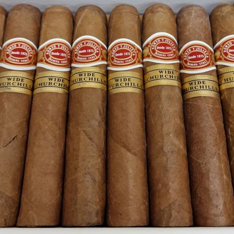 Lot 39 - Romeo y Julieta Wide Churchills 