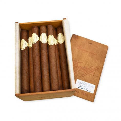 Lot 400 - Davidoff 4000