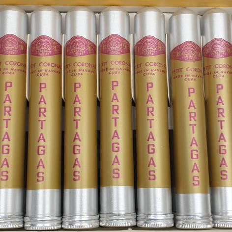 Lot 403 - Partagas Petit Coronas Tubulares
