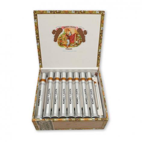 Lot 406 - Romeo y Julieta Churchills 
