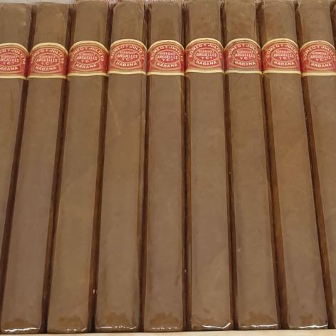 Lot 406 - Romeo y Julieta Daytonas English Market Selection