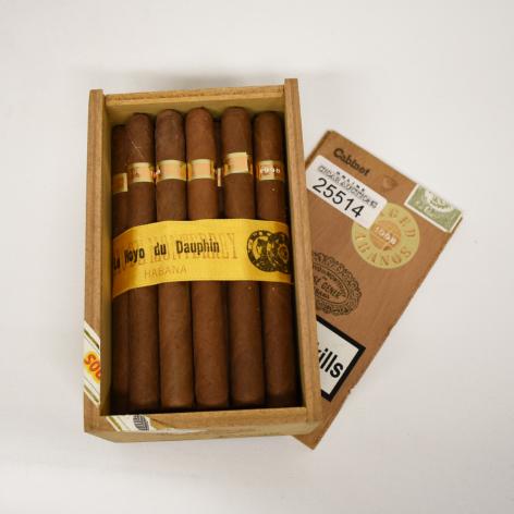 Lot 40 - Hoyo de Monterrey Le Hoyo du Dauphin