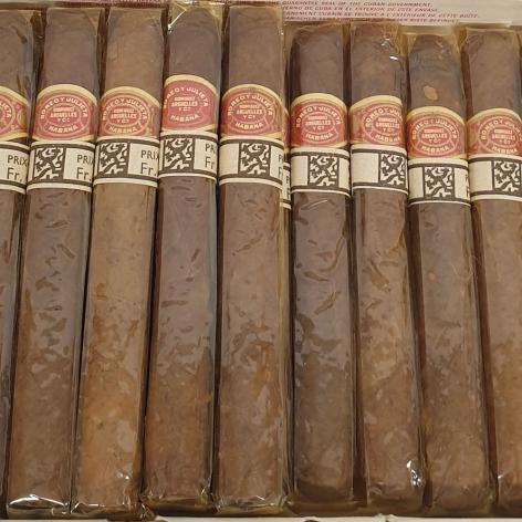 Lot 40 - Romeo y Julieta Belvederes