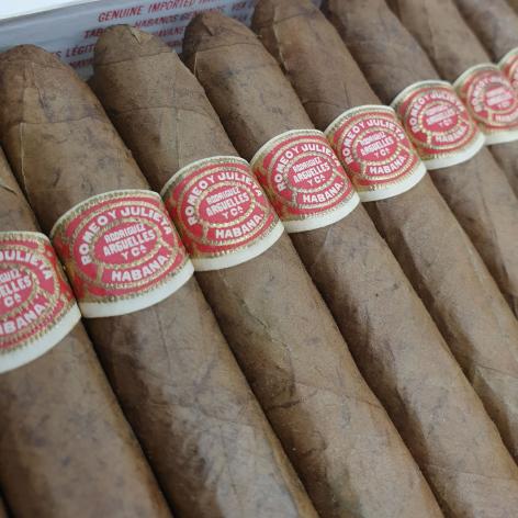 Lot 414 - Romeo y Julieta Belvederes