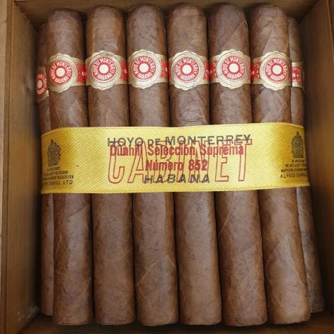 Lot 415 - Dunhill Hoyo de Monterrey Seleccion Suprema No. 852