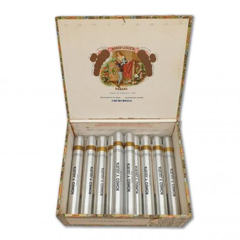 Lot 416 - Romeo y Julieta Churchills 