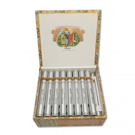 Lot 418 - Romeo y Julieta Churchills 