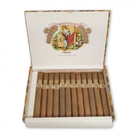 Lot 41 - Romeo y Julieta Coronitas
