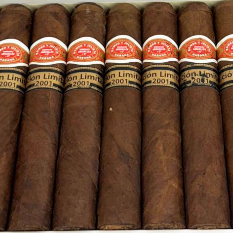 Lot 420 - Romeo y Julieta Robustos 