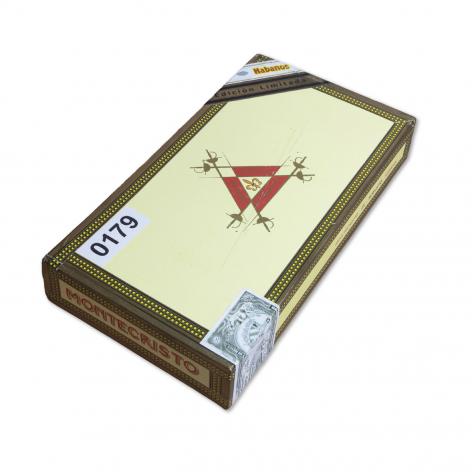 Lot 423 - Montecristo Robustos