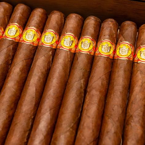 Lot 423 - El Rey Del Mundo Tainos