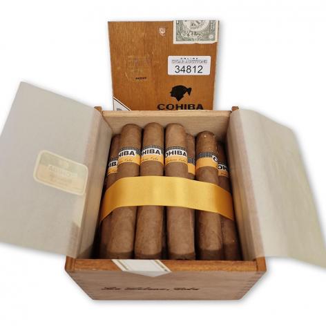 Lot 423 - Cohiba Robustos