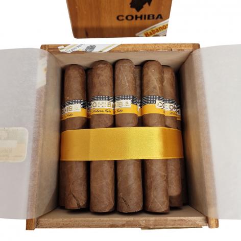 Lot 424 - Cohiba Robustos