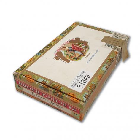 Lot 425 - Romeo y Julieta Tres Petit Coronas 