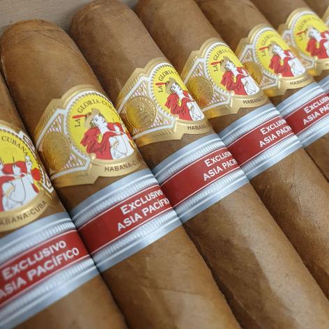 Lot 425 - La Gloria Cubana Revolution