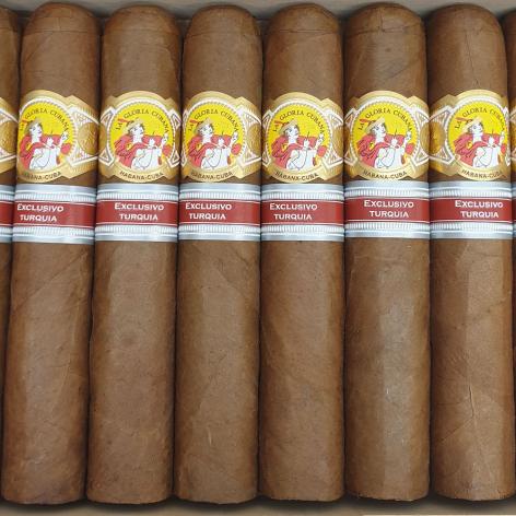 Lot 426 - La Gloria Cubana Unifree