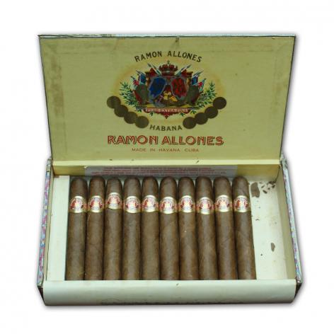 Lot 42 - Ramon Allones Small Club Coronas