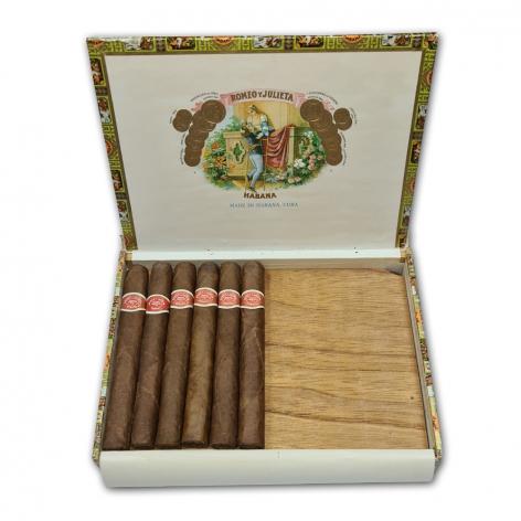 Lot 430 - Romeo y Julieta Coronas