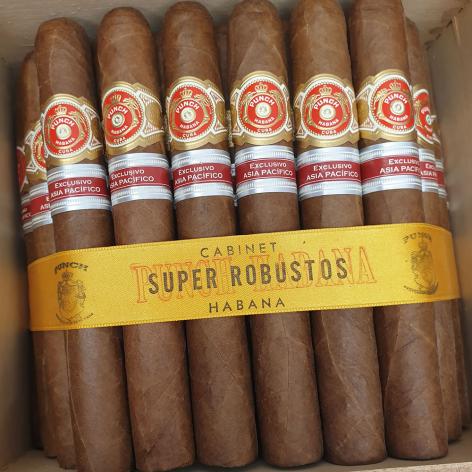 Lot 434 - Punch Super Robustos de Punch