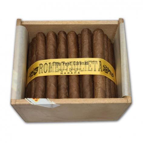 Lot 435 - Romeo y Julieta Tres Petit Coronas