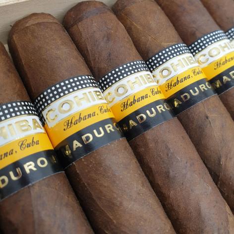 Lot 435 - Cohiba Genios