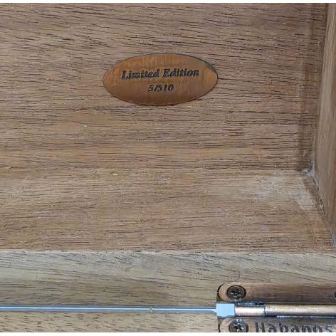 Lot 440 - 510 Aniversario Humidor