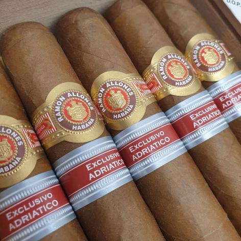 Lot 450 - Ramon Allones Terra Magica 