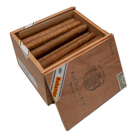 Lot 453 - Punch Royal Selection No. 12