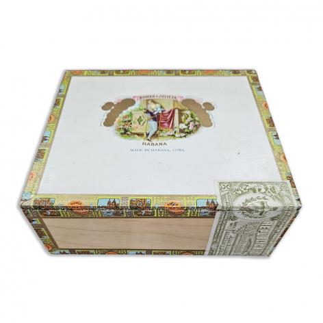 Lot 456 - Romeo y Julieta Churchills