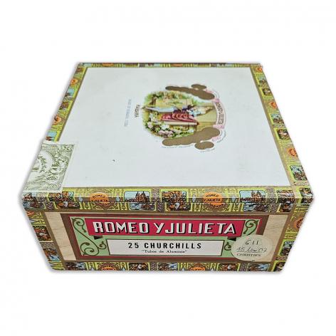 Lot 456 - Romeo y Julieta Churchills