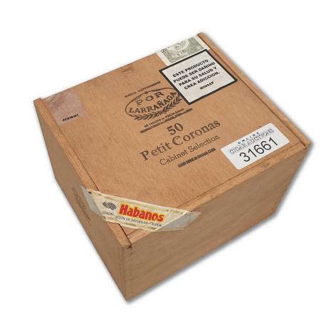 Lot 458 - Por Larranaga Petit Coronas 