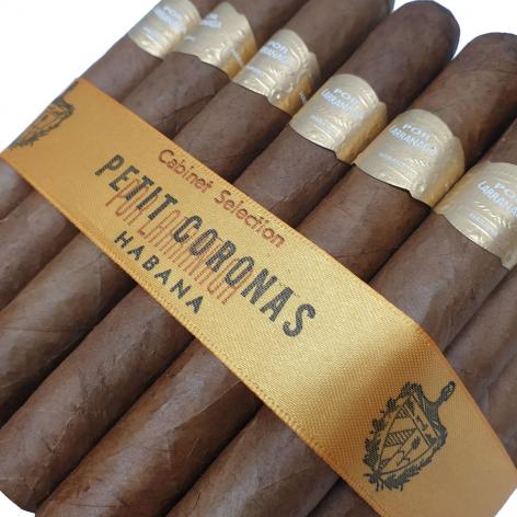 Lot 458 - Por Larranaga Petit Coronas 