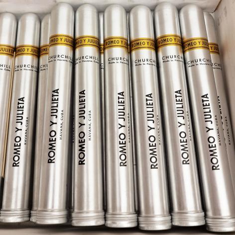 Lot 459 - Romeo y Julieta Churchills
