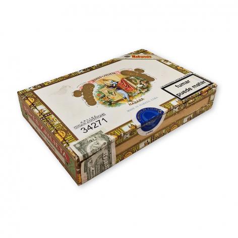 Lot 462 - Romeo y Julieta Petit Coronas