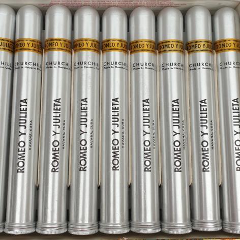 Lot 463 - Romeo y Julieta Churchills