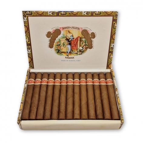 Lot 463 - Romeo y Julieta Petit Coronas