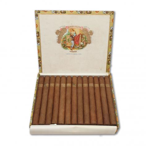 Lot 464 - Romeo y Julieta Churchills 