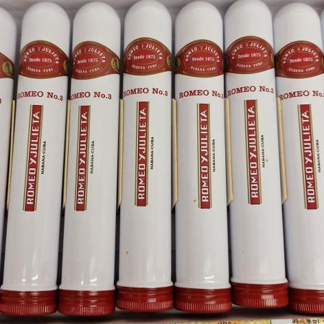 Lot 465 - Romeo y Julieta Romeo No. 3
