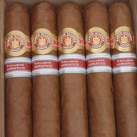 Lot 471 - Ramon Allones Terra Magica 
